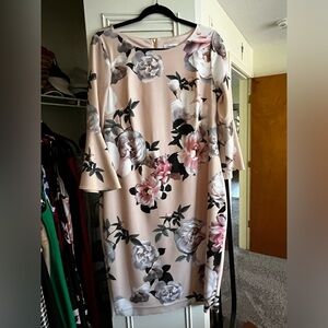 Women’s fitted formal dress